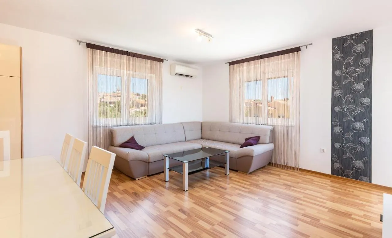 Dragan K1 Hotel Medulin 0*,  Croatia
